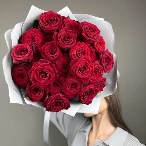 «Королевский бархат» – 25 роскошных красных роз из Эквадора  Знаменск Астраханская область