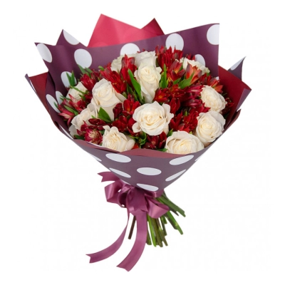 Букет из белых роз и красных альстромерий – гармония страсти и чистоты Знаменск Астраханская область